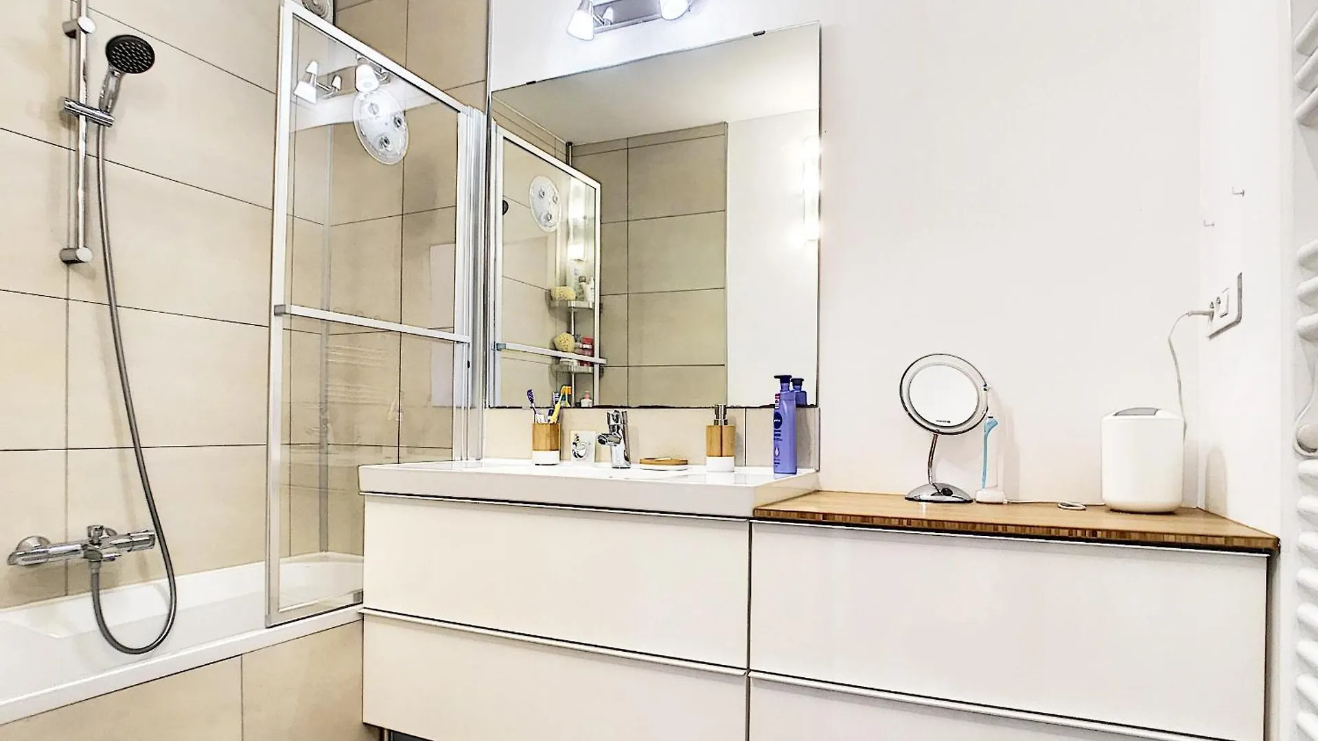 Homestay Chambre Privee Chez L'Habitant - La Chambre Framboise Colomiers France